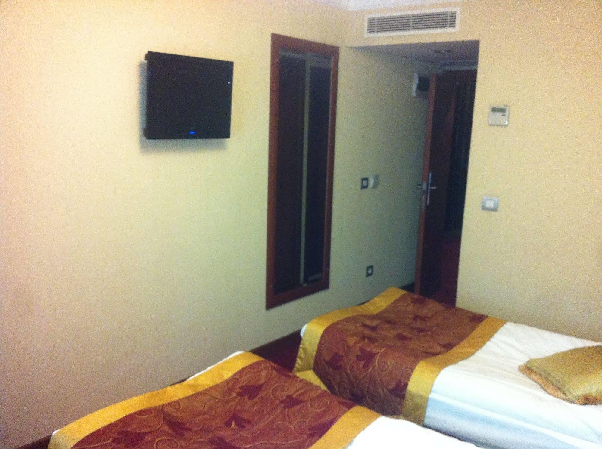 Hotel Linda Истанбул Екстериор снимка